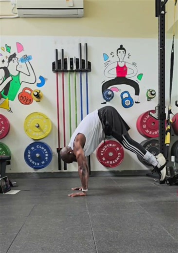 Simple yet effective TRX Pike, another full body exercise @YouTube