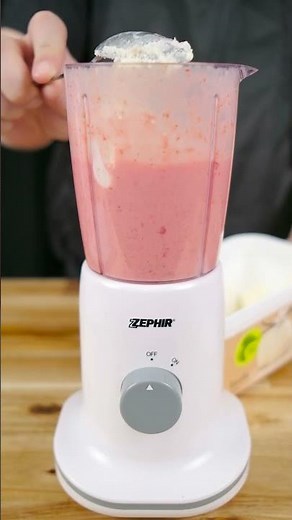 PERFECT Strawberry Milkshake in 2 minutes! 🍓