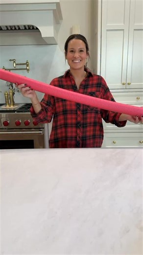 Pool noodle centerpiece! Comment SHOP to get the details to this fun Christmas DIY! Love how this one turned out!! #christmas #ltkhome #christmasdiy #christmasdecor #diydecor | ashleymariesavage