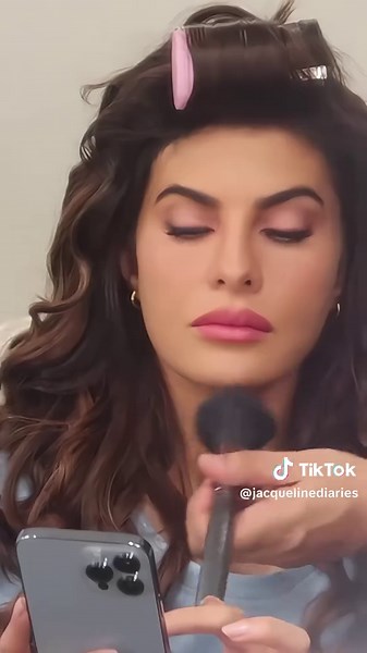 When makeup becomes magic💄🔮✨ #foryoupage #makeup #makeupcollection #makeupartist #jacquelinefernandez