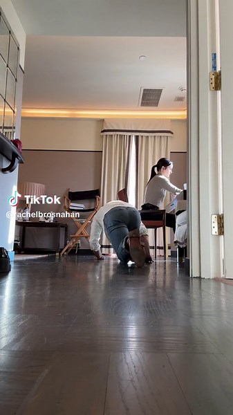 Fun Discoveries: Rachel Brosnahan TikTok Sunglasses Zoom Story