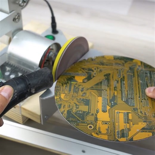 DIY Clock using a Motherboard | DIY & Crafts