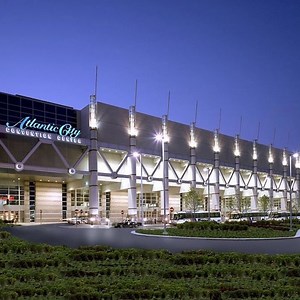 2022 National Sports Collectors Convention NSCC Guide, Exclusive Cards, Autograph Signers