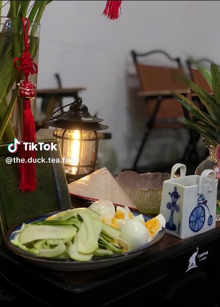 Video của The Duck 🦆Tea & food 🍵 (@the.duck.tea.food) với bản nhạc nhạc nền - Em Chiều