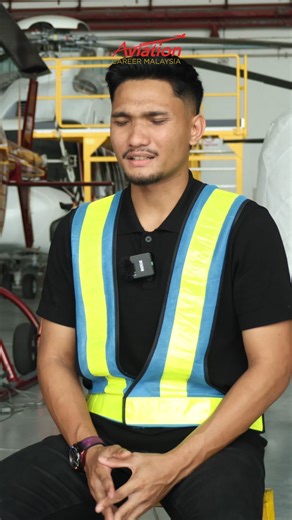 Lepas SPM, Nasem pun pernah blur, nak kerja dulu atau sambung belajar. Bila kenal lebih dekat dunia Aircraft Engineering, dia buat keputusan untuk sambung Diploma Aircraft Maintenance Technology di Meatech. Hari ini, Nasem sudah bekerja bersama Sepang Aircraft Engineering ✈️ Kalau anda pun tengah cari hala tuju lepas SPM, mungkin inilah masa untuk buat keputusan yang betul. 👉 Nak jadi macam Nasem? Jom sambung belajar bersama Aviation Career Malaysia. #AviationCareerMalaysia #AircraftMaintenance