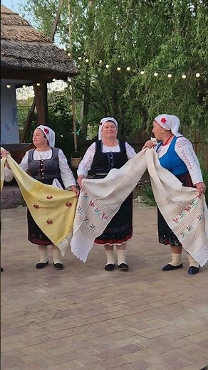 🇲🇩 Volkstanz im Dorf Văleni, Moldawien (Moldau)