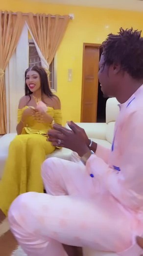 Fashion Contrast: Yellow and Pink Outfit Styles