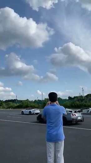 【ポルシェ、マジ速えー！】 ポルシェ 911 vs 日産 GT-R R35 vs ランボルギーニ！土屋圭市と谷口信輝がゼロヨン対決！！#shorts #チャンネル登録お願いします