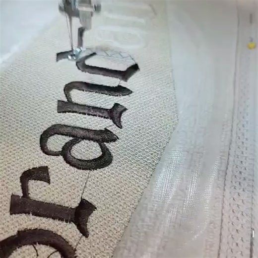 Poolin Embroidery Sewing Machine on Reels