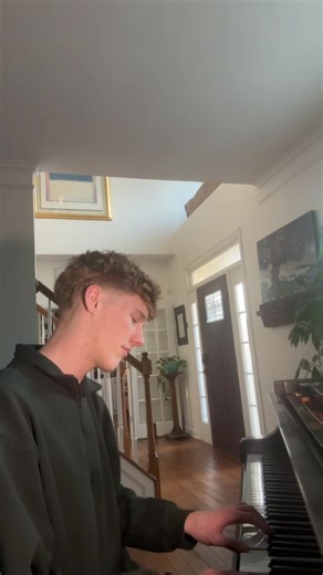 Reconnect with the Pluto Projector Experience