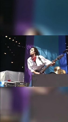 Joe Satriani performas 'Surfing With The Alien' Live at Oakland Coliseum Stadium 1989