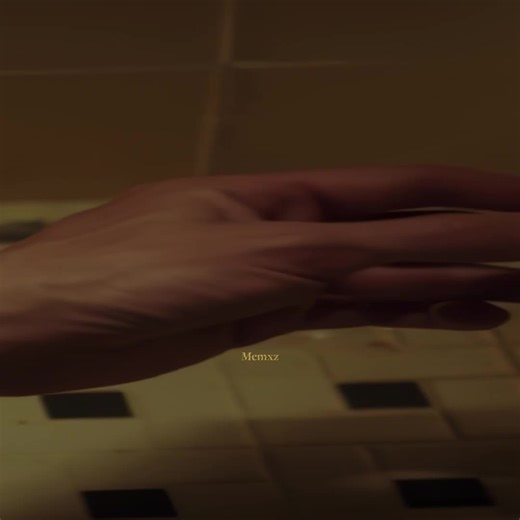 Joe Goldberg's 'Hello You' - The 8-Second Obsession