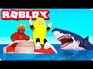 🦈 A GIANT SHARK ATTACKS US IN ROBLOX!! 😱