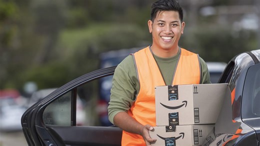 How I make $3.5k a month delivering Amazon parcels