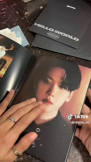 Unpacking Baekhyun’s ‘Hello, World’ album.🧛 PT.1 - folded ver.✨ #helloworld #baekhyun #unboxing #unpacking @INB100_Official