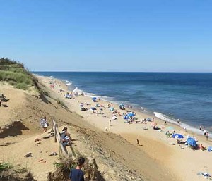 Beachcomber Cam - Cahoon Hollow Beach Webcam [LIVE]