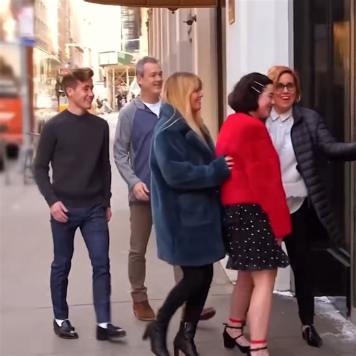 11K views · 81 reactions | “Bubble Gum Princess” Bride Is Looking For A More Minimalist Dress | Say Yes To The Dress: America #SayYesToTheDress #BubbleGumPrincess #MinimalistBride #WeddingDressHunt #SYTTDAmerica | Edoardo Lama | Facebook