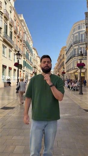 Yo también veo mal la pérdida de identidad de las ciudades españolas. Pero llama la atención como los rojillos llegan a la conclusión de que una cervecería sueca no pinta nada en una ciudad española pero a los 20 negocios bolivianos que abren en Madrid lo llaman multiculturalidad