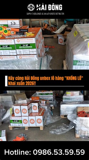🥁 𝐇Ả𝐈 ĐÔ𝐍𝐆 𝐊𝐇𝐀𝐈 𝐗𝐔Â𝐍 𝐑Ộ𝐍 𝐑À𝐍𝐆 𝐕Ớ𝐈 ĐƠ𝐍 𝐇À𝐍𝐆 𝐏𝐀𝐋𝐀𝐍𝐆 𝐗Í𝐂𝐇 "𝐊𝐇Ổ𝐍𝐆 𝐋Ồ" 🎊 Mở đầu năm 2026, Hải Đông khai xuân đầy khí thế với đơn hàng palang xích William Hackett quy mô lớn. Lô hàng gồm hơn 200 palang xích, vừa có palang kéo tay (chain hoist), vừa có palang lắc tay (lever hoist), với dải tải trọng từ 0,8 tấn đến 20 tấn, sẵn sàng phục vụ các dự án công nghiệp ngay từ những ngày đầu năm. Toàn bộ sản phẩm sẽ được kiểm tra và kiểm định nghiêm ngặt trước khi bàn giao 