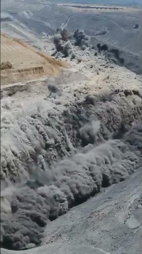 💥 Huge Blasting in Open Cast Mines | Massive Coal Mine Explosion 🚜🔥 Surface Mining Power#shorts#mine
