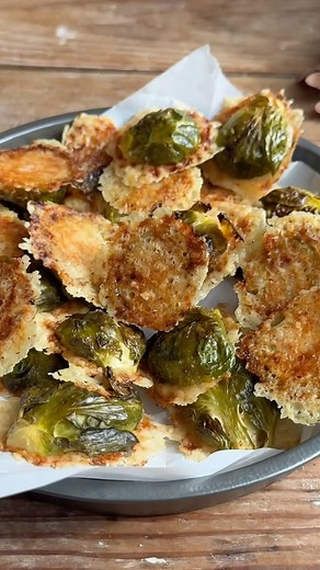 Lexi Harrison & Beth Sinclair on Instagram: "Crispy parmesan crusted brussels sprouts 😍🙌 We’ve tested this recipe 8+ times in the last few weeks and this is now officially my favorite way to eat brussels sprouts! Served with a hot honey mustard dipping sauce because honestly why not? Bookmark this one for the holidays and let us know what you think!! RECIPE: Brussels: 12-15 brussels sprouts 1-2 tbsp olive oil 1 tsp salt 1/4 tsp onion powder 1/4 tsp garlic powder 1/4 tsp paprika 1