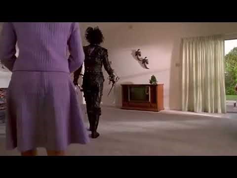 Edward Scissorhands (1990) Scene: Peg show Edward the pictures of her family