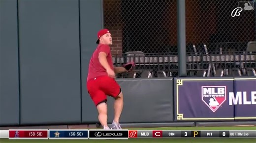 Mike Trout's pregame workout