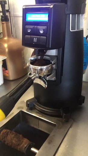 Christmas is coming! 🥰 #DejaTuHuella #burlesquebrew #christmas #2020 #coffee #brewcrew #baristas #tricities #confidence #girlgang #vibes