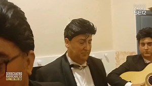 🔴🎥 Pasodoble a tenor de "Los James Bond que da gloria verlo", chirigota del Yuyu, en exclusiva para los micrófonos de Radio Cádiz, momentos después de estrenar su repertorio en el año de su vuelta al #COAC2025 #COAC2025P18 #COAC #chirigotadelyuyu | Radio Cádiz Cadena SER