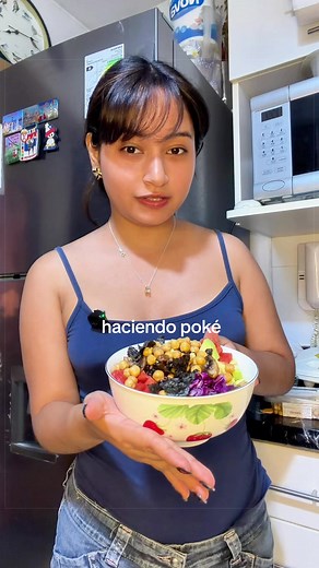 Poke bowl fácil en casa: receta rápida con salsa cevichada