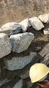 浆砌片石施工时，要求监理人员旁站，这是为何？