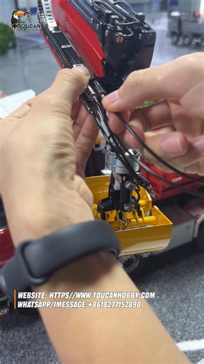 Give me one minute to teach you how to replace the Clamshell Bucket on your 1/14 770S metal 10x10 RC hydraulic crane dump truck #RCmodel #RCworld #RClife #RClover #RCcommunity #RC #Dumper #Bucket | Toucan RC Hobby