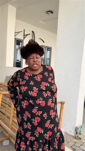 ARIYO OLUWAKEMISOLA APESIN on Instagram: "Abeg wetin the girl go do like this ,shayo na bastard 😂😂 president of maid sidi 1"