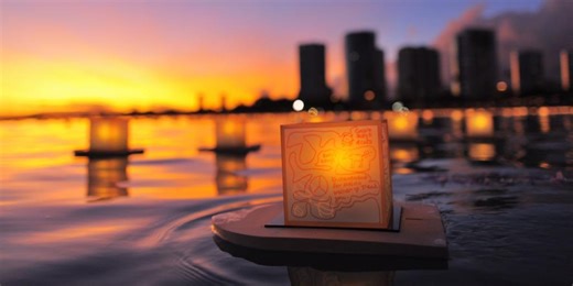 Thousands of lanterns illuminate Ala Moana Beach in annual Memorial Day ceremony