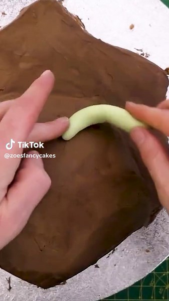 Realistic Triceratops Dinosaur Cake Art