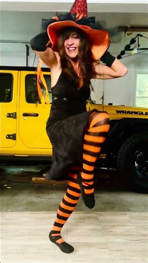 #halloween #electroswingdance by Christina 🎃👻🎭