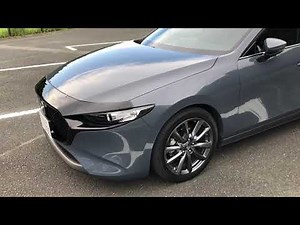 マツダ3を上品にカッコ良く海外パーツでカスタマイズ。オーストラリアマツダ 純正ボンネットプロテクターをつけました！mazda3がさらにカッコ良く！マツダ100周年記念！