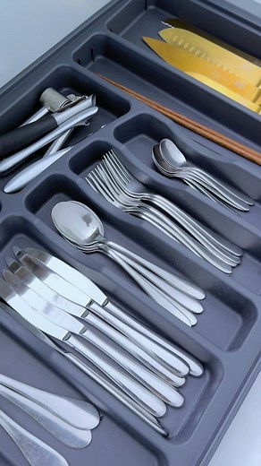 39K views · 167 reactions | Have you cleaned your cutlery drawer this year?﫣Save this post for later cos this is your sign to do it asap, watch to the end for a hack to shine your flatware Make them look brand new again and get rid of watermarks You’ll need baking soda, aluminum foil, boiling water and a good dish cloth. #cutlerydrawer #kitchenhack #thekitchenmuse | The Kitchen Muse | Facebook
