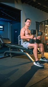  Tu abdomen no espera. Con la Banca de Abs Declinada PRO Series de FITBARZ activa ese “modo guerrero” del core: ángulo declinado para mayor activación, rodillos ajustables para confort total y estructura de acero profesional para rendimiento serio.  Ideal para quien entrena sin excusas, ya sea en casa o en tu estudio.  En Guatemala, listo para envío o montaje.  ¿Listo para verlo? Haz clic y consigue tu banca. | FIT BARZ Fitness Equipment | Facebook