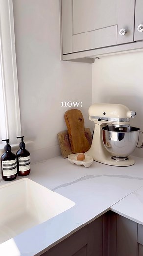 Nelly London on Instagram: "That was over 2 years ago! And now the my baby Brian has arrived I think the kitchen is officially complete ❤️ Kitchen: @howdensjoinery colour ‘pebble’ Designed by Faye at the Hollingbury depot Worktop: @howdensjoinery compact laminate Brian: @kitchenaid_uk (obviously) Kettle and toaster: @dualit_ltd"