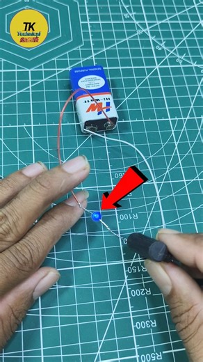 💡 Project Features: Auto ON/OFF Light System Simple Circuit with LDR Sensor Works on 9V Battery Easy to Make at Home 🧠 इस प्रोजेक्ट से आप सीखेंगे: LDR Sensor का काम कैसे करता है Light Detect Circuit बनाना Automatic LED Setup बनाना 👉 अगर वीडियो अच्छा लगे तो Like, Share और Subscribe ज़रूर करें ❤️ आपके सुझाव और कमेंट्स हमें नीचे बताएं 👇 #LDRSensor #AutomaticLight #9VBatteryProject #DIYElectronics #AutoOnOffLight #SmartLightProject #LEDLightDIY #LightSensor #ScienceProject #NightLampProject | Te