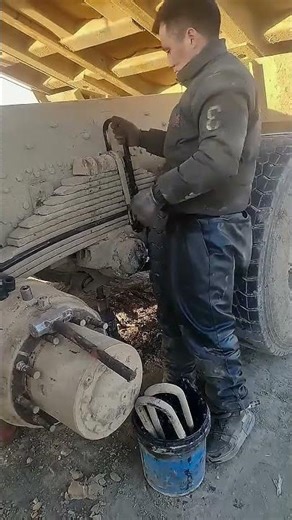 Replacing Vehicle Leaf Spring Clamps
