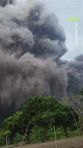 🌋 Philippines : L’éruption d'un volcan projette un important nuage de cendres