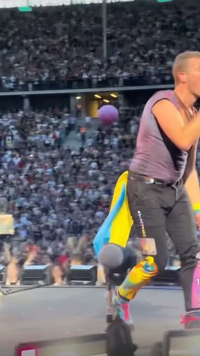 Coldplay Elephant | He recognized me… The Elephant 🐘😍🫶🏻 | Instagram