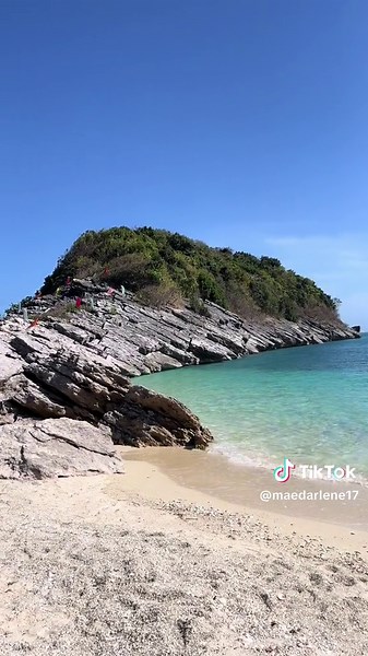 Explore the Stunning Beaches of the Philippines