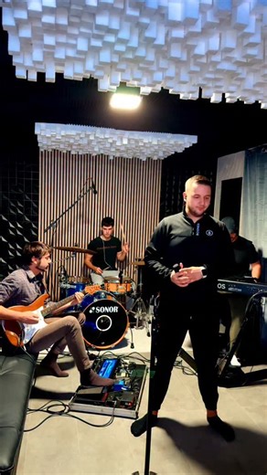 7.2K views · 57 reactions | Zvao sam je Emili - Live - @trinity_band_official #jovanmarkovic #livemusic #zdravkocolic ☺️ | Jovan Marković | Facebook