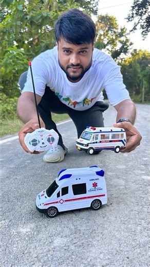 Big RC City Ambulance vs small Emergency Ambulance🔥