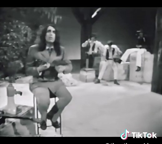 Tiny Tim 1970 - A Colorful Journey into Pop Culture
