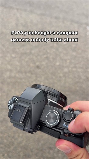 A forgotten compact with a 28-300mm f/2.8 constant aperture lens. Sharp files, pocket size, costs almost nothing used. Not perfect. But seriously underrated. Olympus stylus1 Drop a 📸 if you want a full review #olympus #compactcamera #analogvibes #cameragears #underratedgear