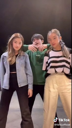 Upuan Dance Challenge Featuring Mikko Estrada and Chloe Redondo